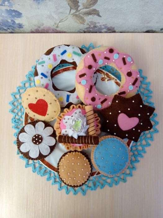 Сладости из фетра .