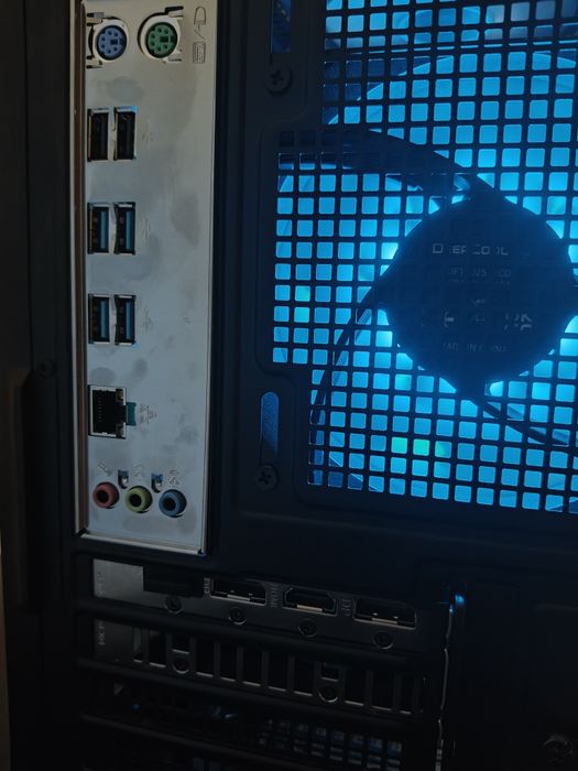Komputer do gier TPM 2.0  RX 6600 8GB | Xeon 10/20| 32GB DDR4 | TPM 2.0!