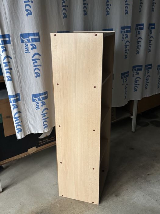 Estante de madeira com 4 niveis