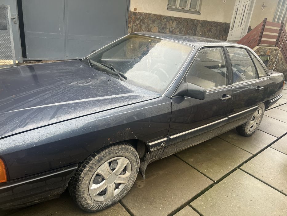 Продам ауді 100