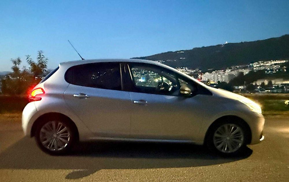 Peugeot 208 1.2 Puretech - Signature