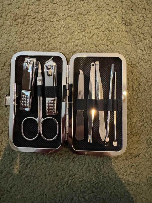 Przybronik do manicure Acouto 8 szt. 02066(14)