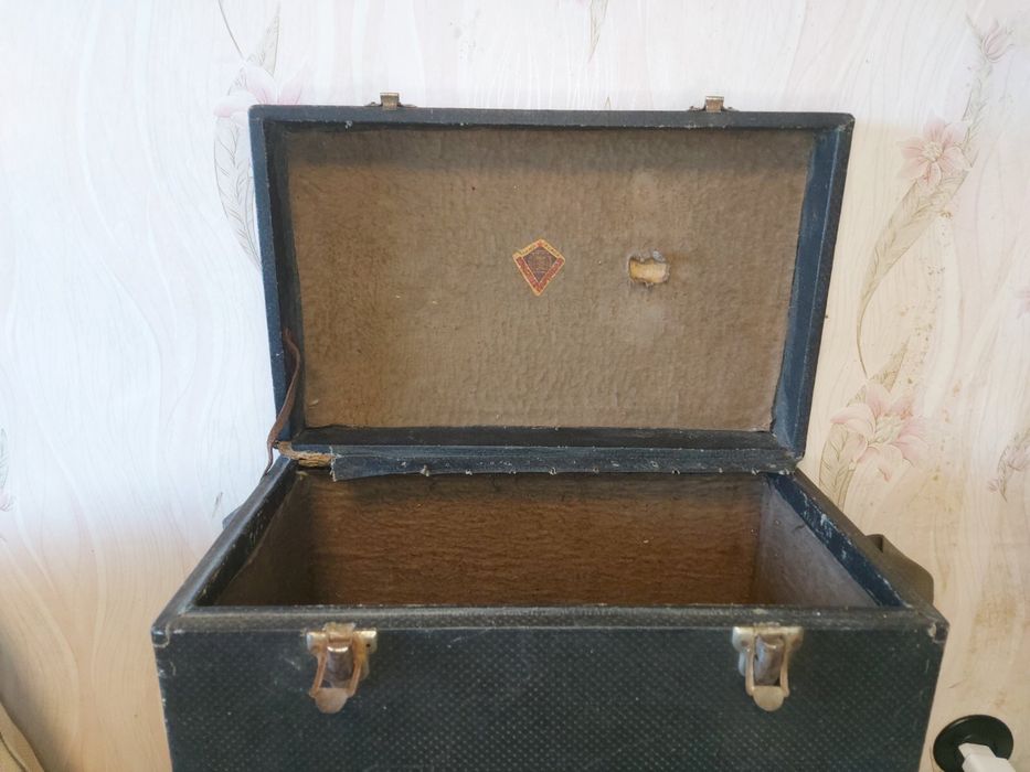 Кофр, кейс для довоенной гармони, Красный Пртизан