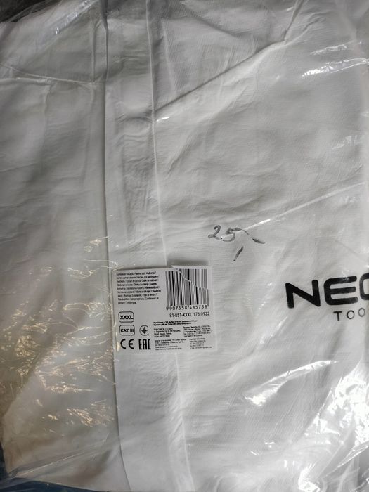 Smog. Kombinezon do prac.malarskich.oraz chroniący ciało i u ranie