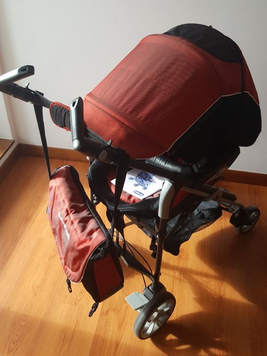 Carrinho de bébé, Ovinho e Alcofa da Chicco Trio Living
