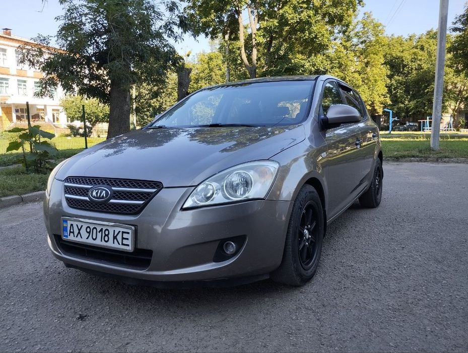 Продам Киа Сид 1,6- автомат