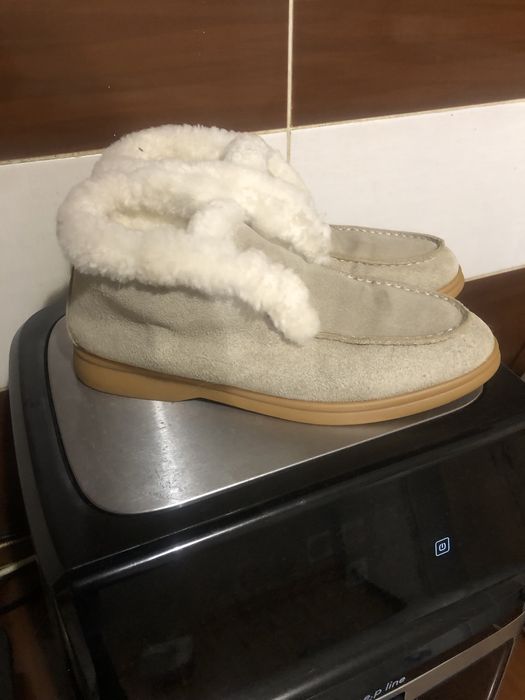 Зимові лофери з натуральноі замші та овчини.