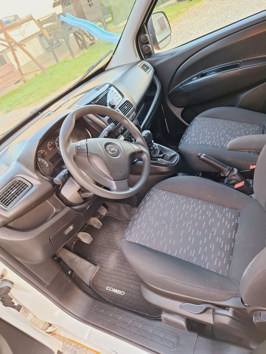 Opel Combo stan bdb 147 tysiecy km 2016 rok fiat dobro