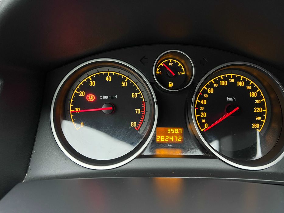 Opel Astra H GTC 1.6 105KM + LPG BRC Bezwypadkowy Nowe opony Zadbany