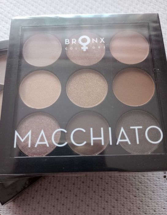Paleta cieni do powiek Bronx Macchiato, trwałe cienie