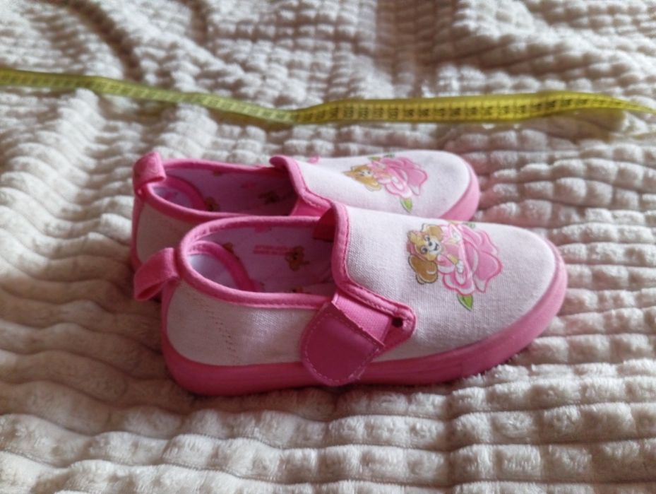 Кеди на дівчинку