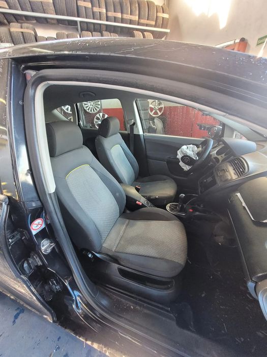 Seat Altea 1.9 TDI 105cv de 2007 ás peças.