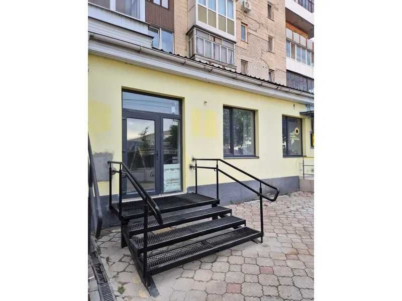 ПРОДАЖ - Фасадне нежитлове приміщення, 137,7 кв.м. м Звягель – pohled 3