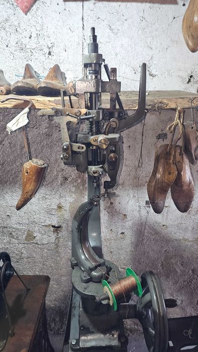 Máquina de Cozer Solas/Palmilhar