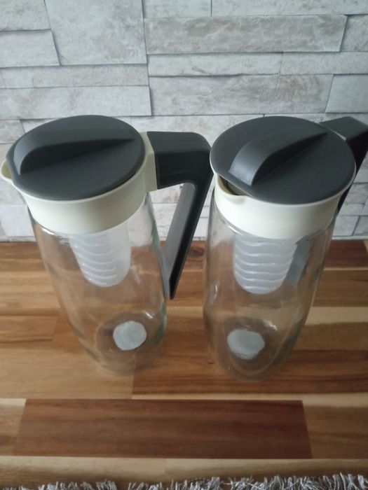 Dzbanki szklane na sok