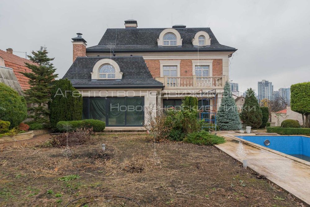 Продаж нового будинку 570 кв м вул Товарна Печерськ Генератор