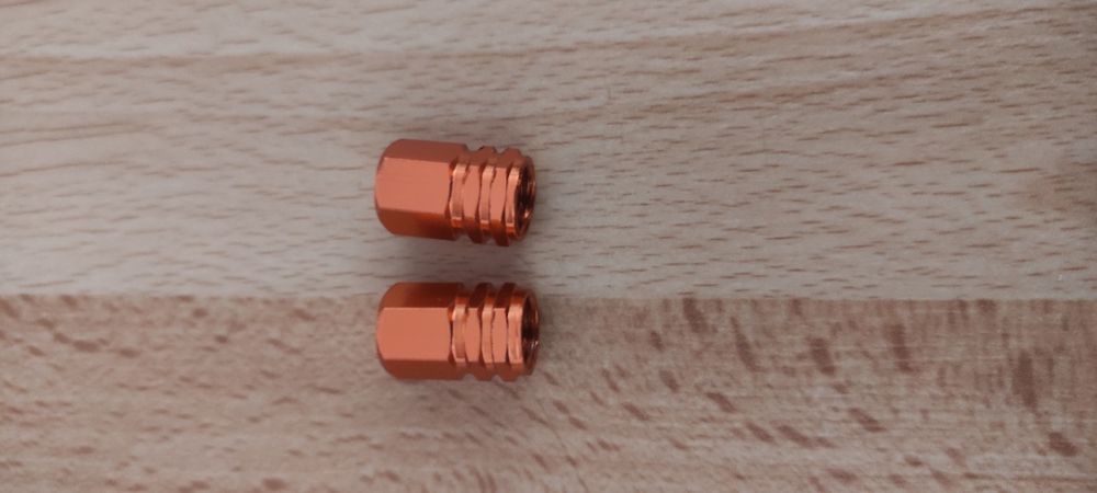 Kapturki aluminiowe na wentyl rowerowy,samochodowy