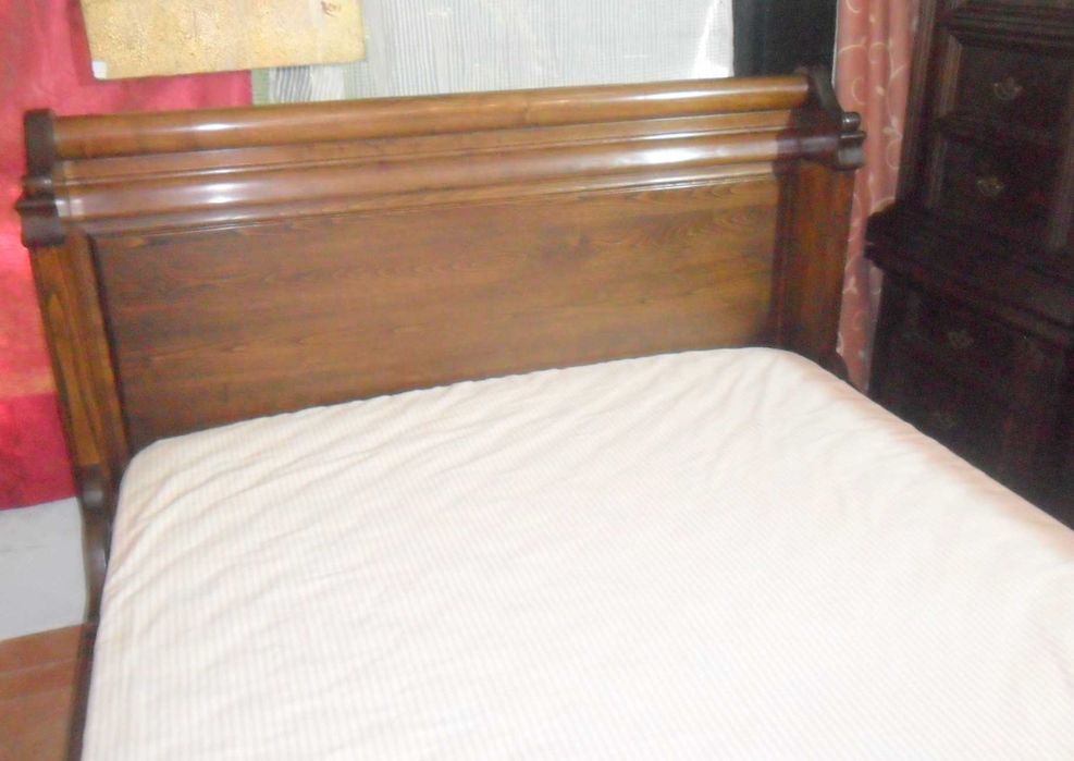 Mobília de quarto casal completa em castanho