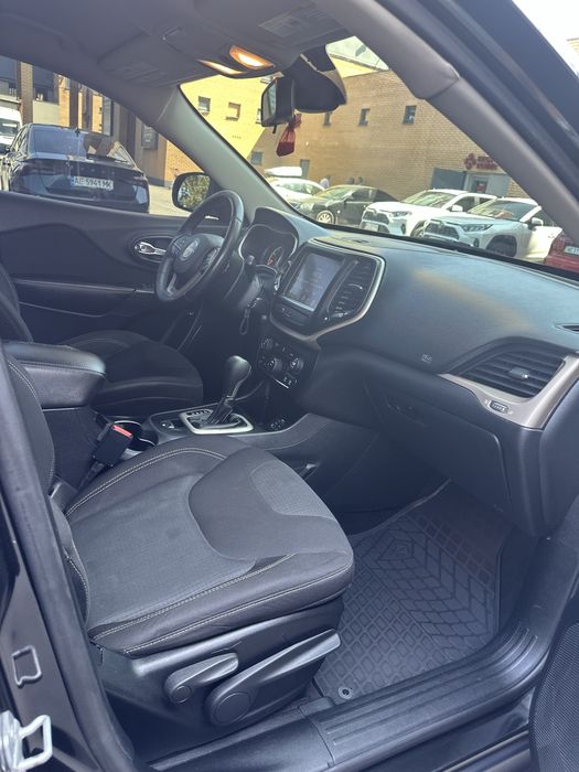 Продам Jeep Cherokee KL