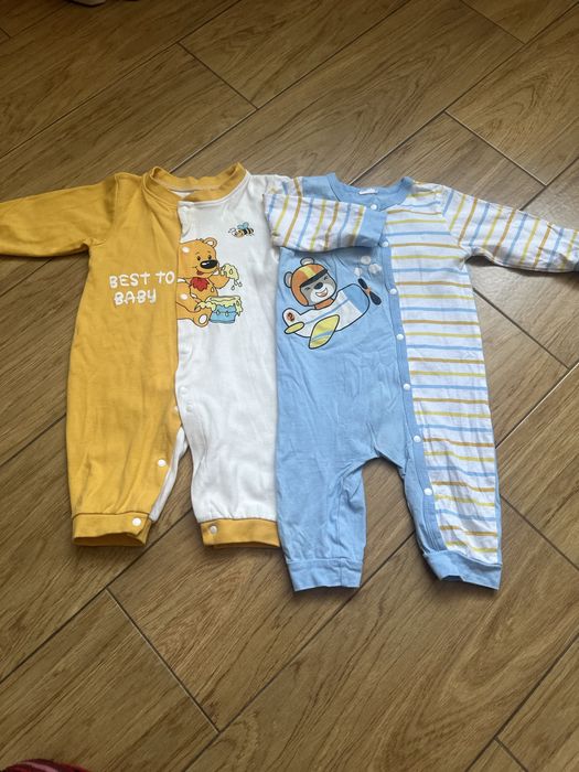 Чоловічки з відкритими ножками