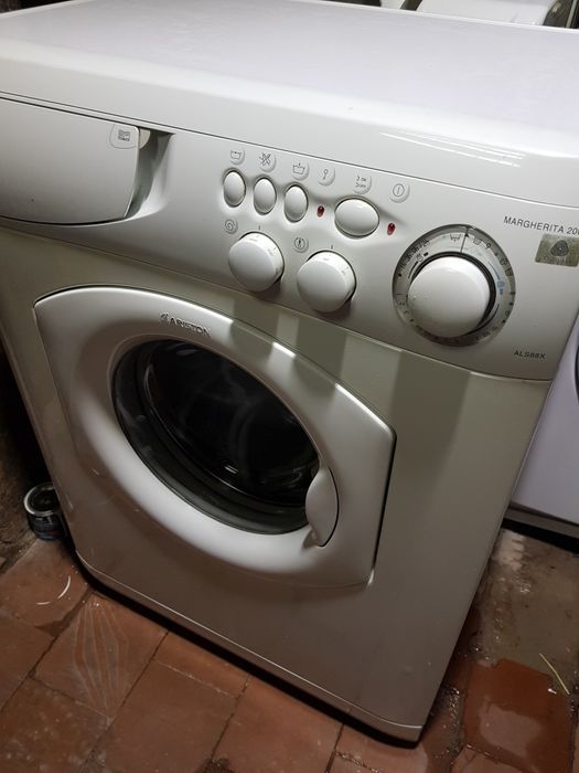 Машинка Арістон  на 5кг