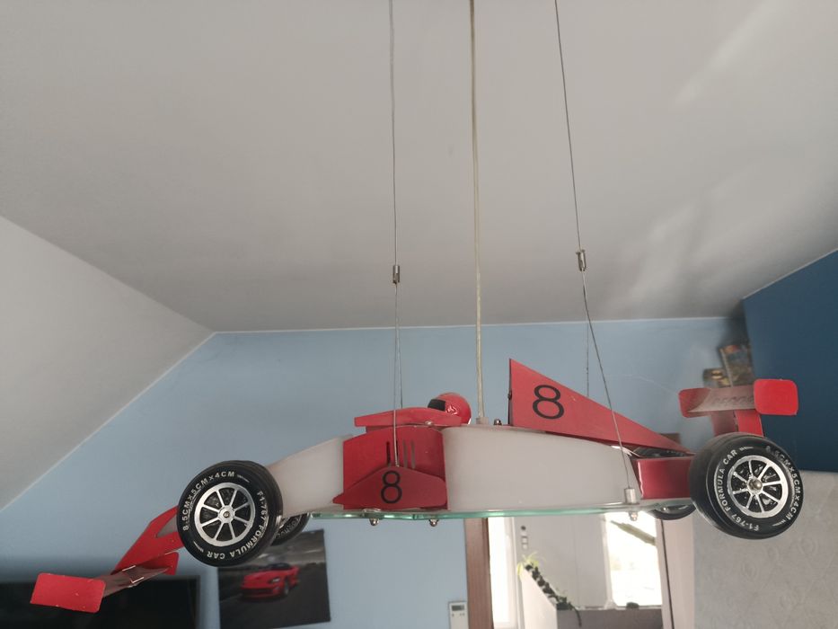Lampa formuła1 do pokoju dla dziecka