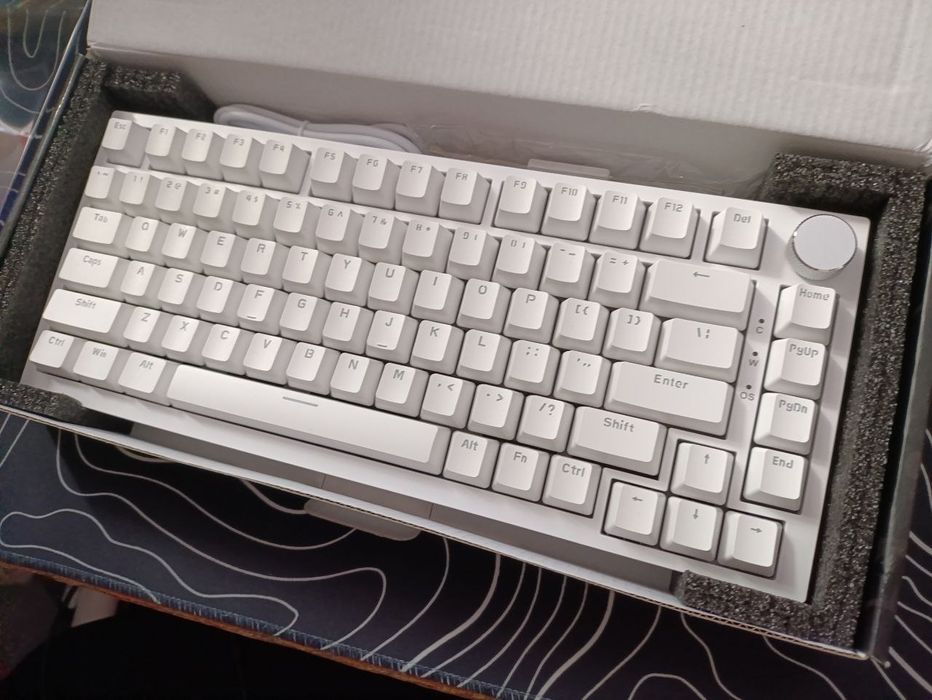 Ajazz AK820 — механічна клавіатура 75%, hot-swap, White