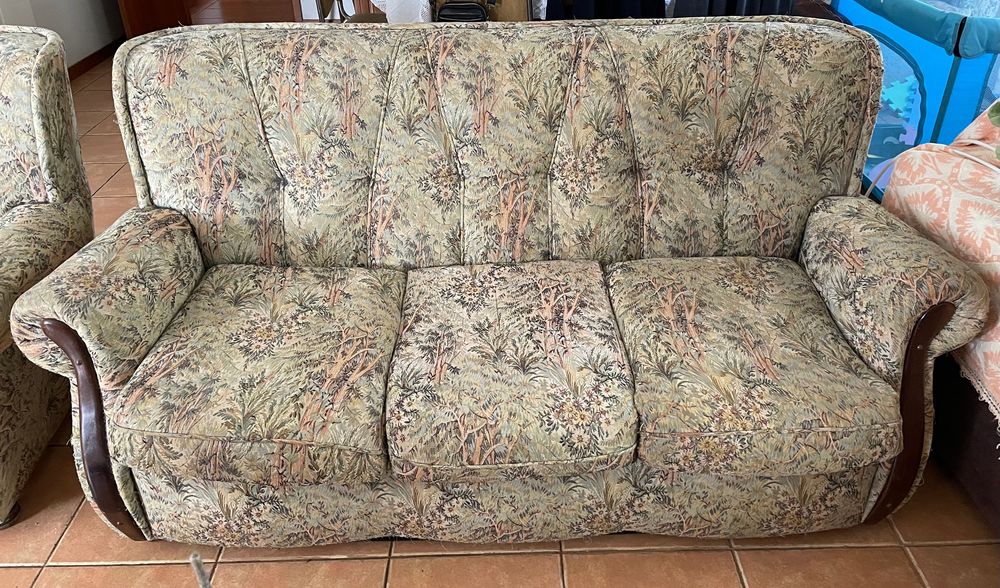 Sofá cama de 3 lugares + 2 cadeirões