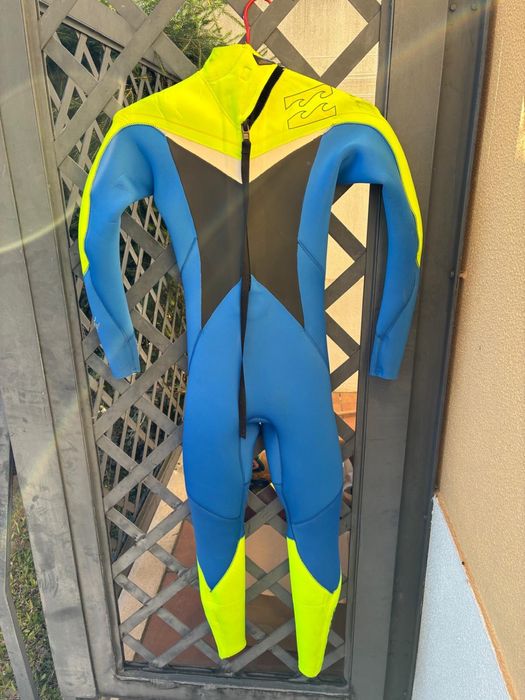 Fato Surf Billabong 4’3