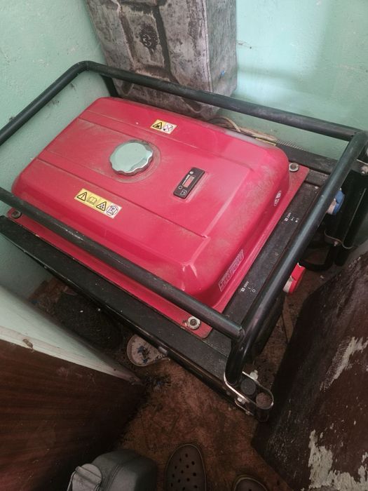 Продам генератор хонда 6 квт