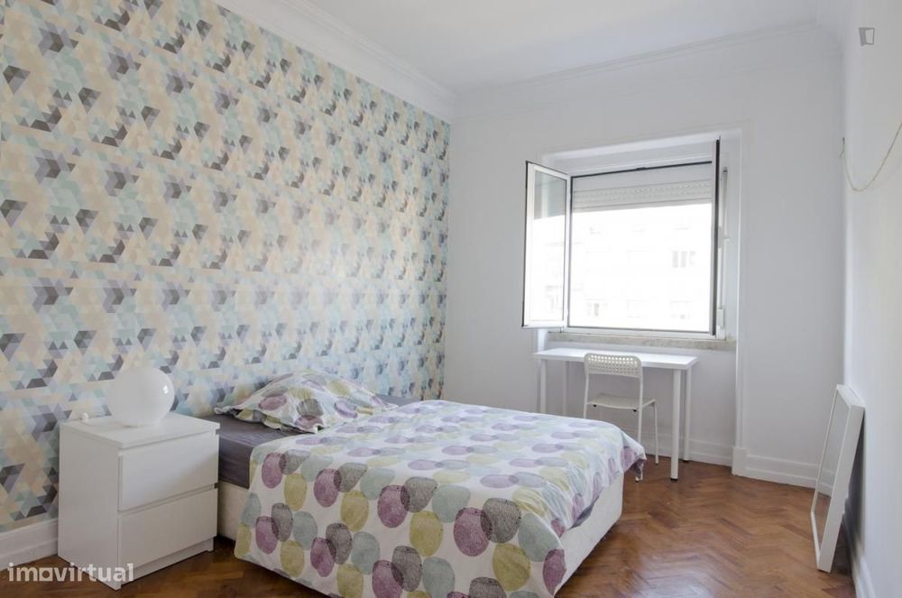 Quarto - localizado em Roma-Areeiro Lisbon