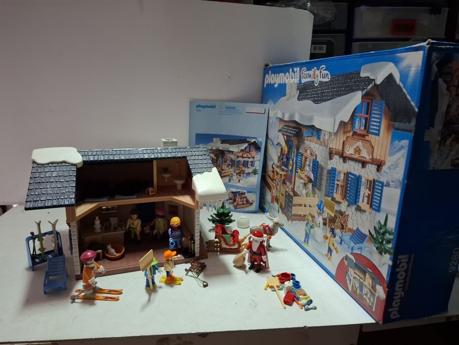 Playmobil schronisko w zimie