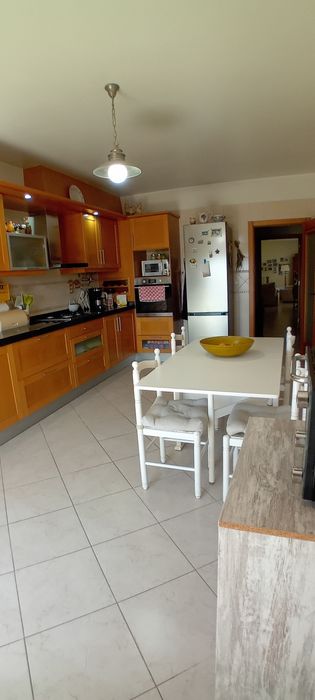 Apartamento T4 com garagem e sótão