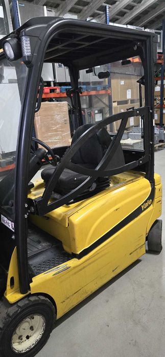 Empilhador Yale elétrico COM BATERIA NOVA 2026