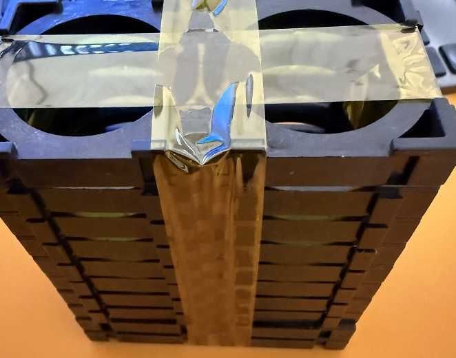 Холдери LiFePO4 елементів 40135, для створення акумуляторних модулів