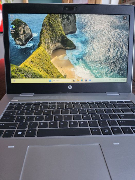 HP Probook 640 G5 plus stacja ładująca