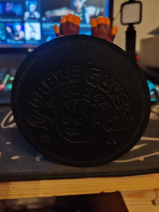 Figurka Crash Bandicoot stojak na kontroler lub telefon