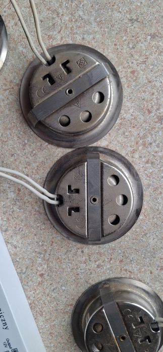 Zaestaw oświetlenia halogenowe