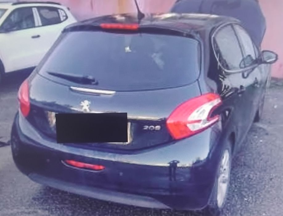 vendo Peugeot 208 1.2 vti 82 cv  nacional acidentado salvado