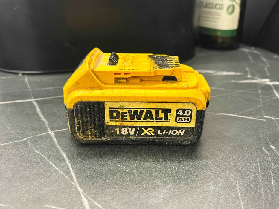 OKAZJA! DeWalt 18V XR 4.0 Ah – akumulator, w pełni sprawny