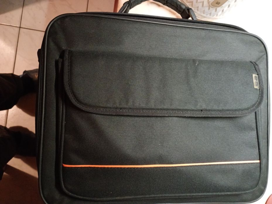 Laptop HP pavilion g6  8/SSD 265 giga. I3 prcesor windows 11