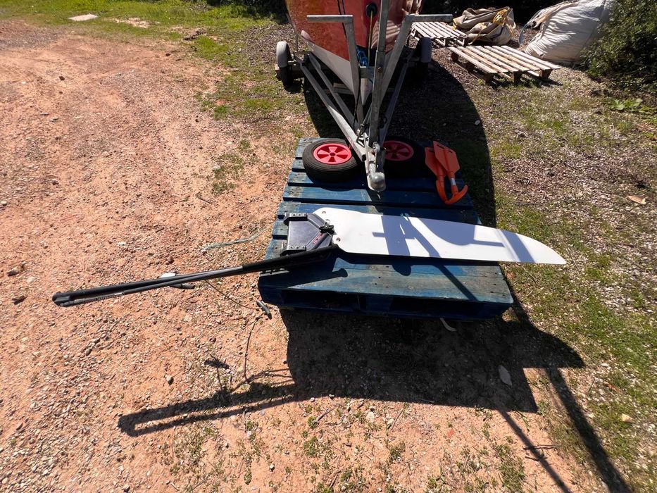 Laser Stratos 2000 Keel