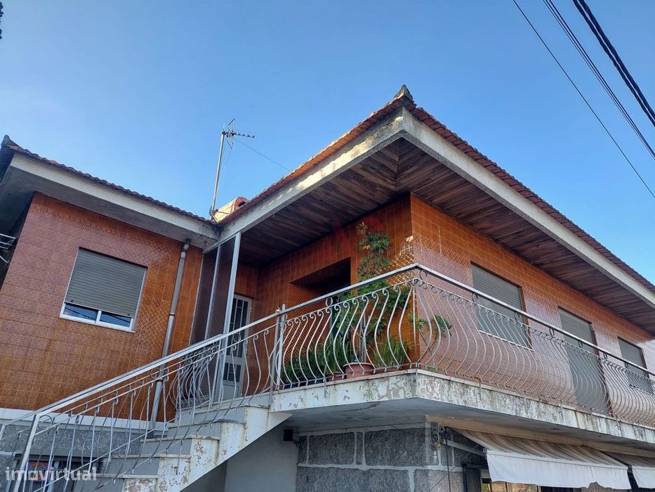Moradias com utilização independente em Serzedo, Guimarães