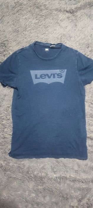 Продам класну чоловічу футболку Levis, розмір S.