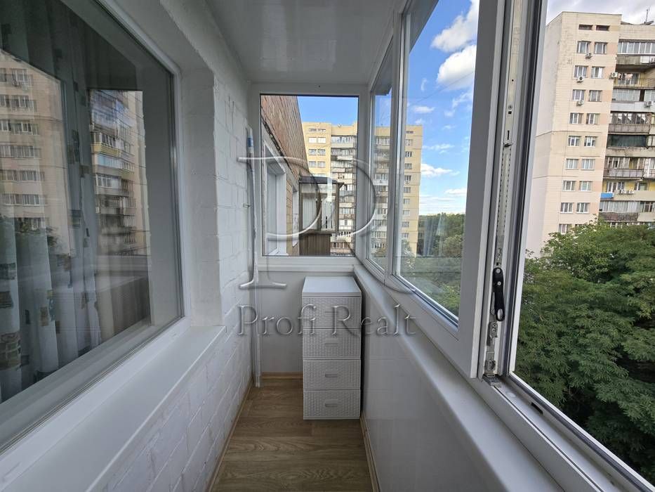 Продаж 2 кімн. квартири біля ВДНГ, Проспект Голосіївський 89