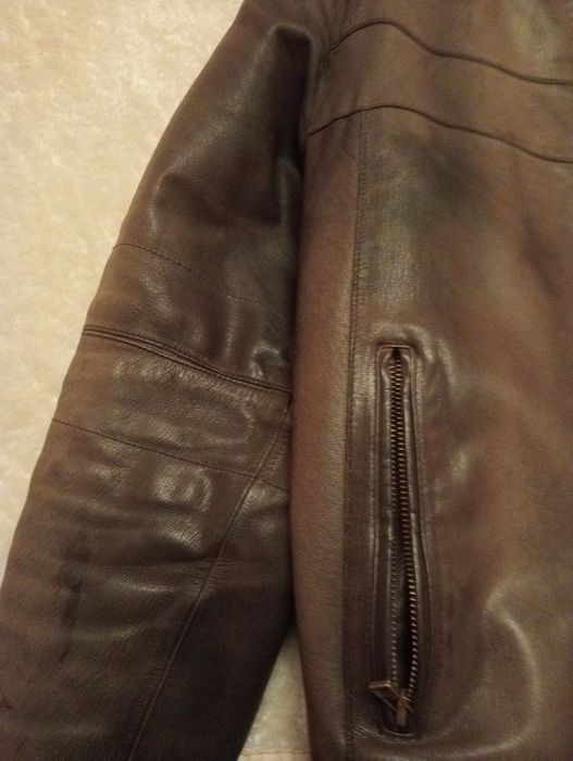 Casaco em pele castanho