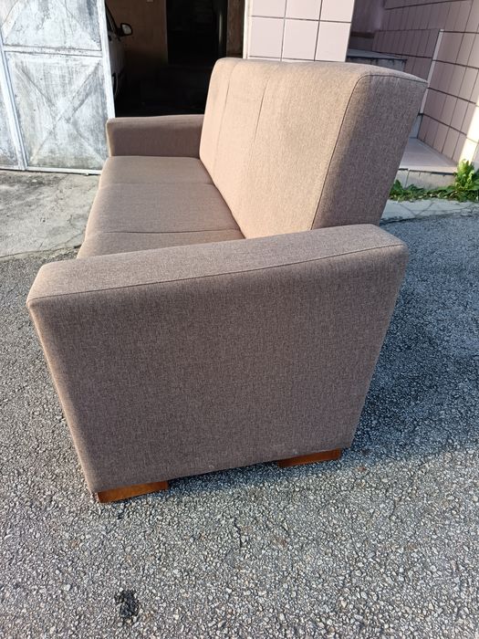 Sofá cama 3 lugares impecável