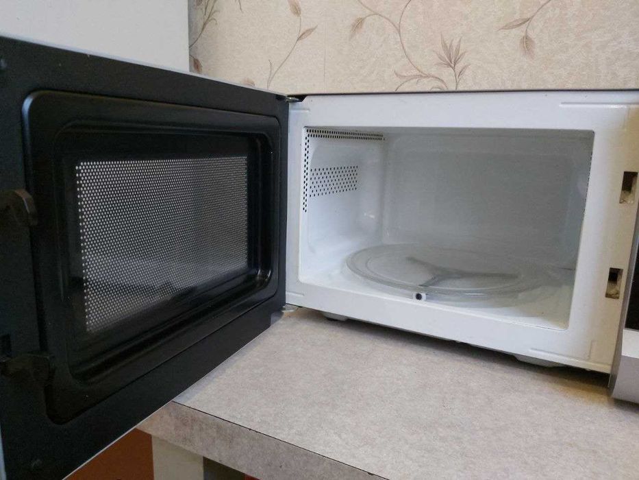 Продам микроволновую печь Whirlpool MWD 121 SL в отличном состоянии