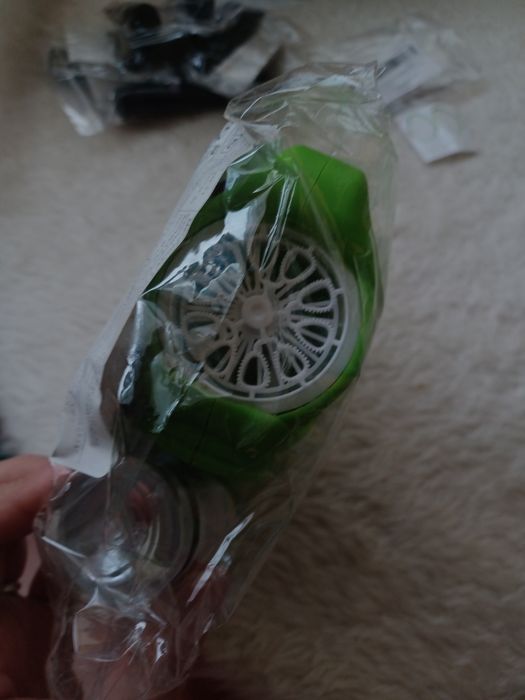 Bańki,  pistolet , dinozaur