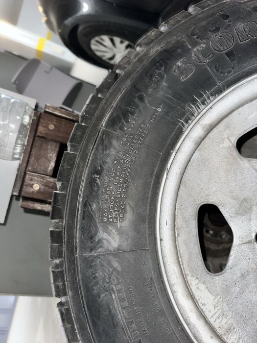 Roda jeep bom estado